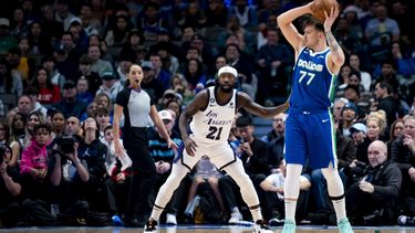 Mavs celebran a Nowitzki con triunfo ante Lakers
