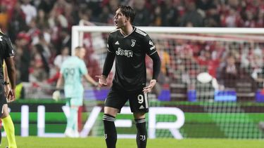Serbia incluye al lesionado Vlahović en lista para Mundial