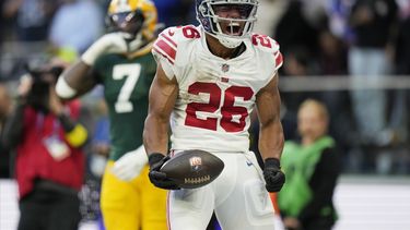 Giants estropean debut internacional de Packers