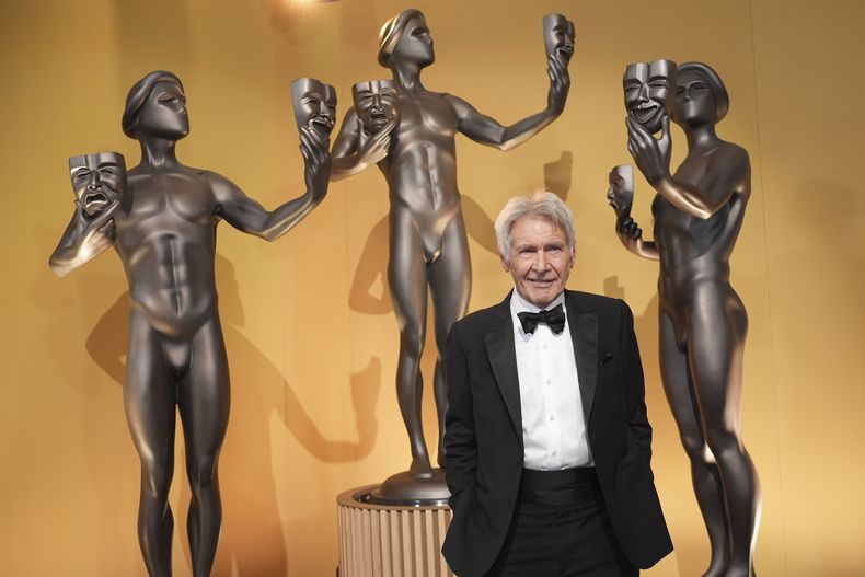Harrison Ford llega a la 31ª edición anual de los Premios SAG el domingo 23 de febrero de 2025 en el Shrine Auditorium de Los Ángeles. (Foto AP/Chris Pizzello)
