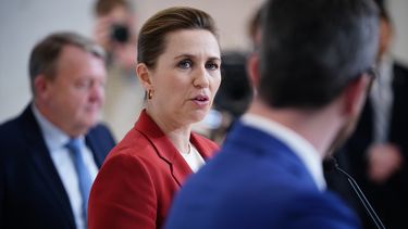 PM danesa dice que se necesita coalición centrista