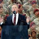 ARCHIVO - El secretario del Ejército de Estados Unidos, Dan Driscoll, habla durante la celebración America 250 el 10 de junio de 2025, en Fort Bragg, Fayetteville, Carolina del Norte. (AP Foto/Karl DeBlaker, archivo)