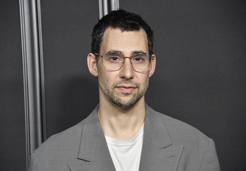 ARCHIVO - Jack Antonoff asiste al estreno de la serie de Apple TV+ The New Look el 12 de febrero de 2024 en Nueva York. (Foto Evan Agostini/Invision/AP, archivo)