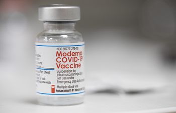 EEUU debate si modifica vacuna contra COVID para otoño