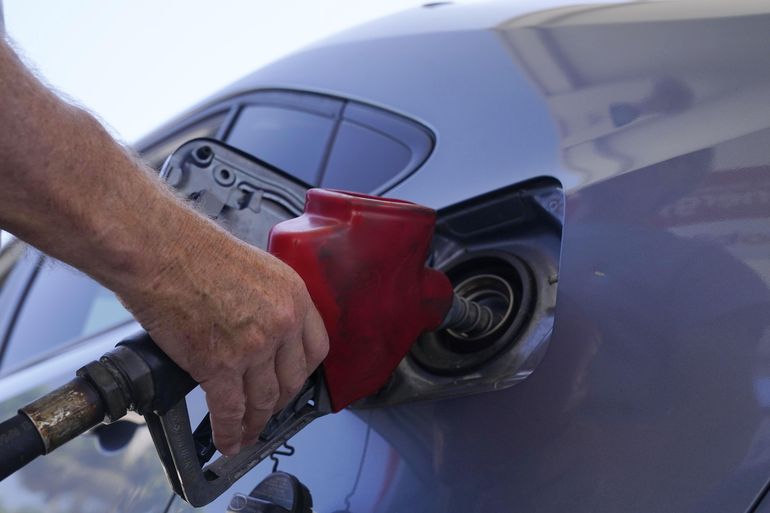 Conductores de EEUU se quejan de alto precio de la gasolina