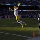 Packers remontan en último cuarto para vencer a Bears 28-19