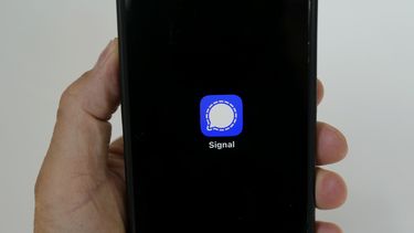 El app de Signal en un teléfono celular en San Francisco el 18 de marzo del 2025. (Foto AP/Jeff Chiu)