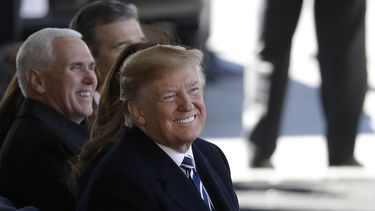 Republicanos tratan de que Trump revierta curso aranceles
