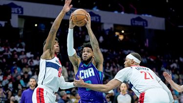 Hornets vence a Wizards, pero quedan décimos del Este