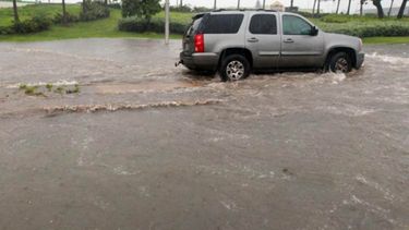 bajo vigilancia de inundaciones toda la isla por onda tropical y vaguada