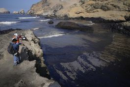 peru: protesta por derrame tras oleaje por erupcion en tonga