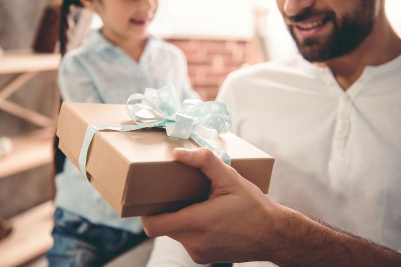 regalo-dia-del-padre-shutterstock_561769417.jpg