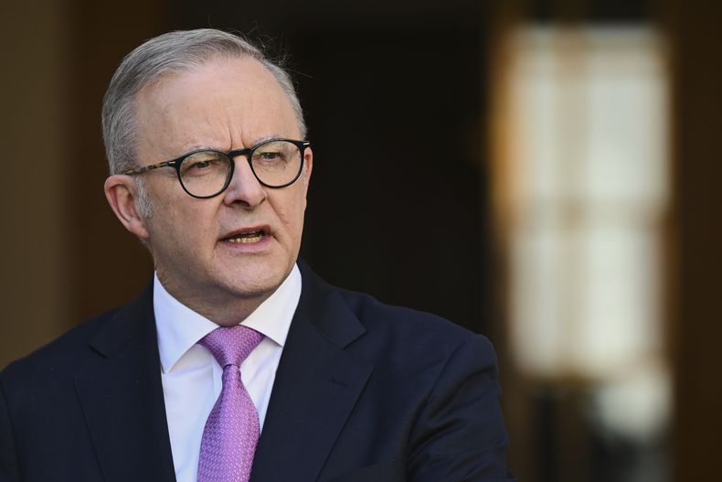 El primer ministro de Australia Anthony Albanese en el Parlamento en Canberra, Australia, el 5 de mayo del 2025. (Lukas Coch/AAP Image via AP)