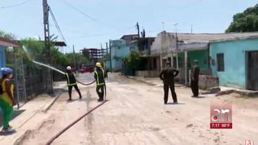 bomberos desinfectan barrios en cuba mientras se anuncian medidas de cuarentena