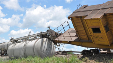 se descarrila tren cargado de cemento en sancti spiritus