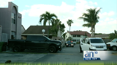 en el hospital dos jovenes de origen cubano heridos de bala en casa de hialeah