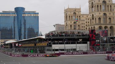ARCHIVO - Lando Norris al volante de un McLaren durante el Gran Premio de Azerbaiyán de la F1, el 21 de septiembre de 2025, en Bakú. (AP Foto/Darko Bandic)