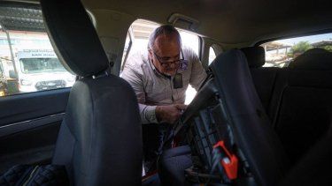 Comisión para la Seguridad en el Tránsito certifica a empleados del Municipio de San Juan como técnicos de asiento protector