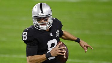Mariota acepta recorte salarial para quedarse en Raiders