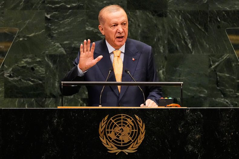 El presidente turco Recep Tayyip Erdogan habla en la 81ra sesión de la Asamblea General de las Naciones Unidas en la sede del organismo, el martes 22 de septiembre de 2026. (AP Foto/Seth Wenig)