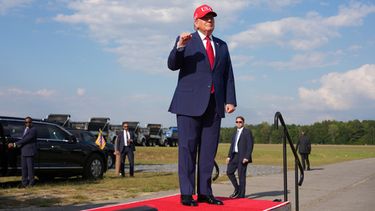 El presidente Donald Trump llega al lugar de una concentración en Dalton, Georgia, el 16 de octubre del 2026. (AP foto/Mark Schiefelbein)