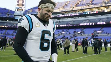 Panthers sientan a Mayfield; Darnold será titular vs Broncos
