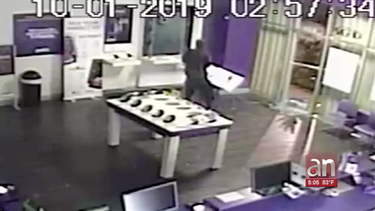 Investigan robo de teléfonos en una tienda MetroPCS  en el NW de Miami