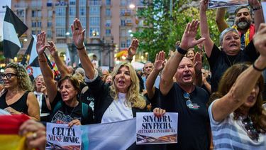 Una protesta contra la manera en que el gobierno español manejó la crisis en Ceuta, el 30 de septiembre del 2026. (AP foto/Bernat Armangue)