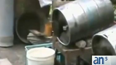 americateve | Un video policial en Cuba revela como operaba una fábrica clandestina de cerveza en Guantánamo. La publicación de este caso forma parte de una ofensiva mediática del régimen contra lo que llama las ilegalidades en la isla.