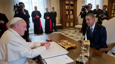 americateve | "Soy su gran admirador", dijo el presidente al estrecharle la mano en el Palacio Apostólico