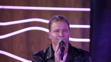 ARCHIVO - Brian Littrell, de los Backstreet Boys, asiste a una reunión con fans para la presentación del álbum In A World Like This en el 40 Café de Madrid, España, el 12 de noviembre de 2013. (Foto AP/Abraham Caro Marin, file)