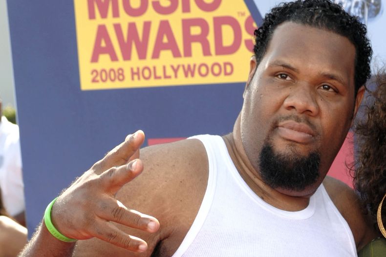 ARCHIVO - DJ Fatman Scoop llega a los MTV Video Music Awards de 2008 celebrados en el Paramount Pictures Studio Lot, el domingo 7 de septiembre de 2008, en Los Ángeles. (Foto AP/Chris Pizzello, Archivo)