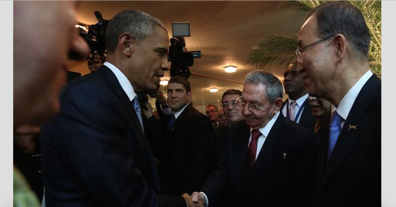 Obama castro panama apreton manos