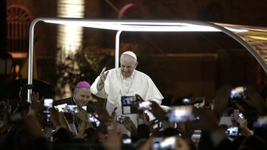 lo ultimo: activista gay complacido con mensaje del papa