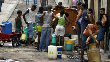 Cuarenta Mil Personas Dependen de Camiones Cisterna para Agua en Sancti Spíritus