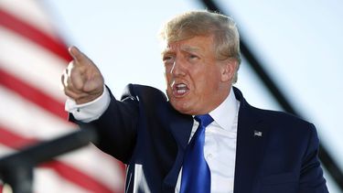 trump paga 110.000 dolares de multa por desacato