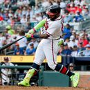 Michael Harris II, de los Bravos de Atlanta, conecta un jonrón solitario contra los Padres de San Diego durante la segunda entrada de un partido de béisbol, el jueves 23 de julio de 2026, en Atlanta. (Foto AP/Erik S. Lesser)