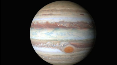 ¿que se sabe de la extrana gran mancha roja de jupiter y que revelaran las primeras imagenes en primer plano de la sonda juno de la nasa?