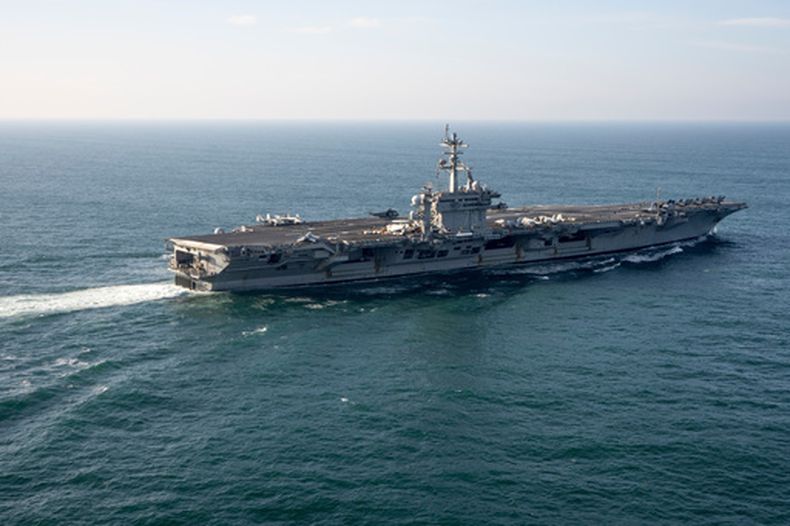 El portaaviones USS George Washington frente a la costa argentina, el 30 de mayo de 2024. (Foto AP/Víctor R. Caivano, Archivo)