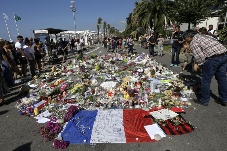 EUR-GEN FRANCIA-NIZA-ATAQUE TERRORISTA
