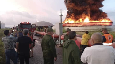 incendio en los supertanqueros en matanzas se extiende hacia el tercer tanque