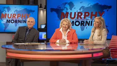 Hillary Clinton aparece en estreno de nueva “Murphy Brown”