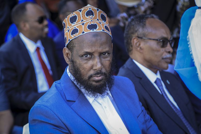 Somalia nombra ministro a excabecilla de grupo extremista