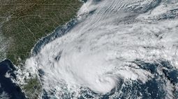 tormenta tropical nicole enfila hacia bahamas y florida