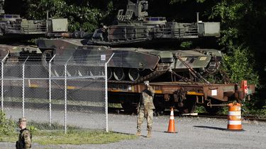Acusan a Trump de usar a militares para fines políticos