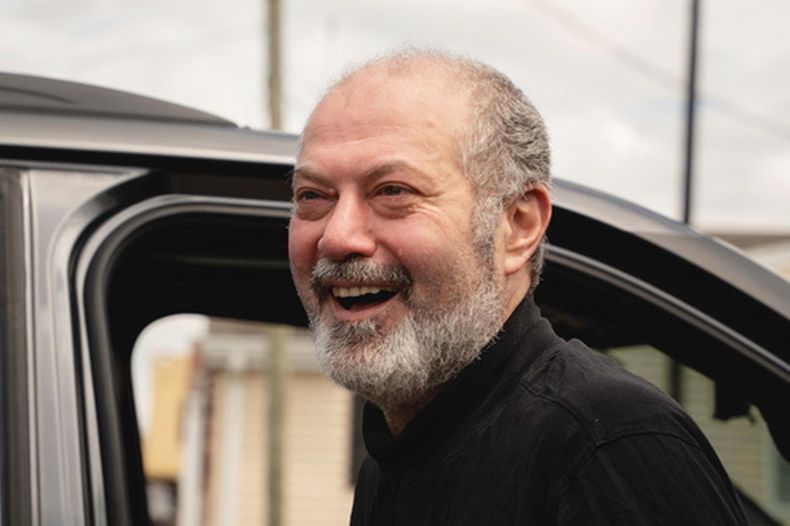 Foto entregada por Yaseen Najeeb que muestra a Salah Sarsour, presidente de la Sociedad Islámica de Milwaukee, tras salir de la cárcel en Brazil, Indiana, el 18 de junio del 2026. (Yaseen Najeeb via AP)