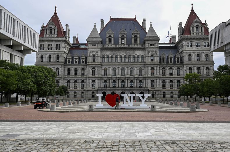 El Capitolio estatal del estado de Nueva York en Albany, el 20 de junio del 2023. (AP foto/Hans Pennink)