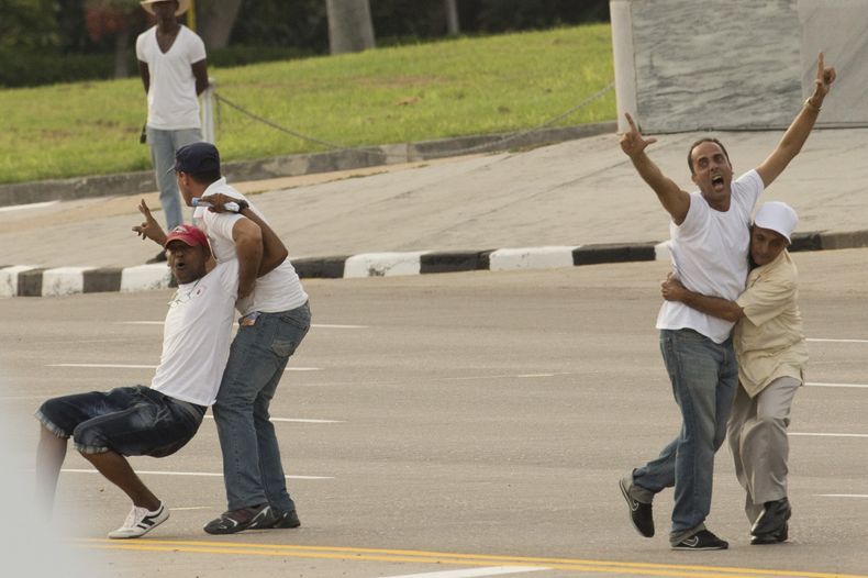 detenidos misa papa.jpg
