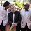Giancarlo Esposito, de izquierda a derecha, Adam Driver, Aubrey Plaza, al fondo, el director Francis Ford Coppola, y Laurence Fishburne posan a su llegada a la premiere de la película Megalopolis en la 77a edición del Festival de Cine de Cannes, en Francia, el jueves 16 de mayo de 2024. (Foto Andreea Alexandru/Invision/AP)
