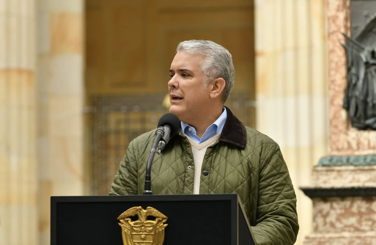 Hoy tenemos que ir a las urnas a proteger nuestra democracia: el presidente Iván Duque abrió oficialmente la jornada electoral en Colombia